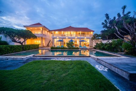 スズキ ヴィラ ケテウェルビーチ フロント　～Suzuki Villa Ketewel Beach Front～